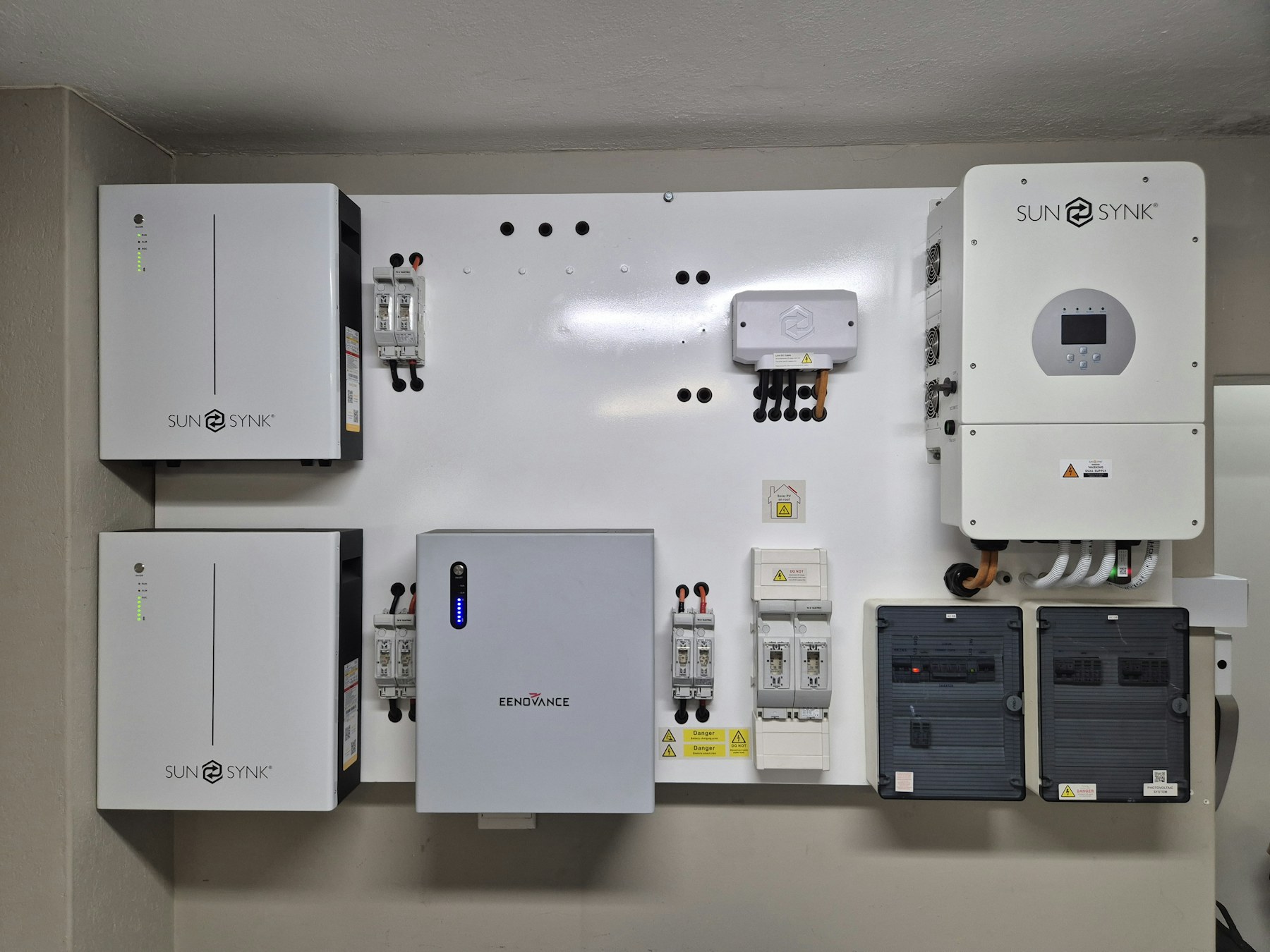Falowniki i magazyny energii w nowoczesnym systemie fotowoltaicznym